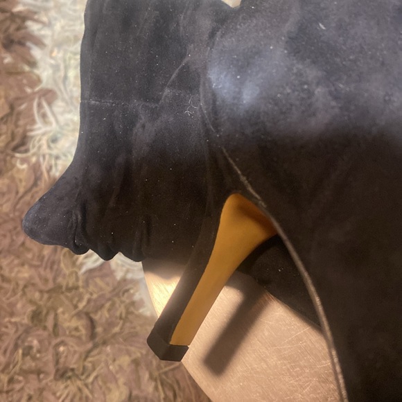 NWOT BLACK SUEDE BELLA VITA DANIELLE BOOTIES - Picture 12 of 16